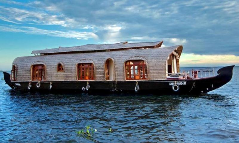 ホテル Aqua Castle Houseboat - By Aqua Jumbo Houseboats アーラップーザ県 エクステリア 写真